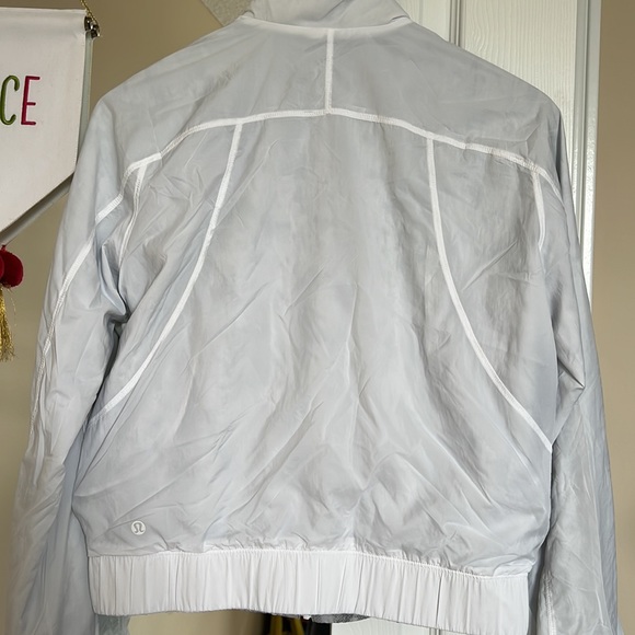 Lululemon double side windbreaker - Picture 5 of 7